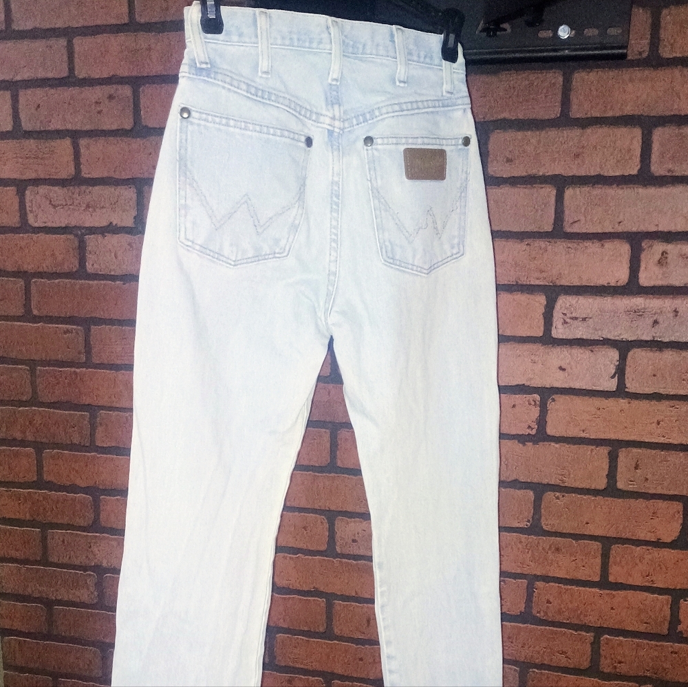 Wrangler Women's Light Blue Straight Leg Jeans